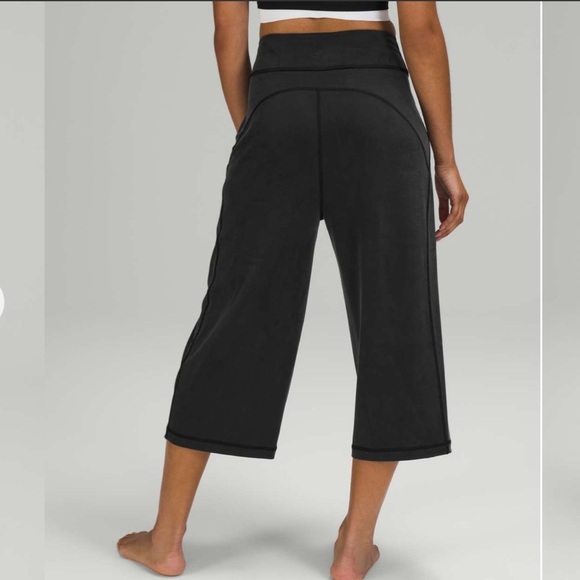 Lululemon Black Wide-Leg High Rise Crop Pants-19" - Picture 3 of 5